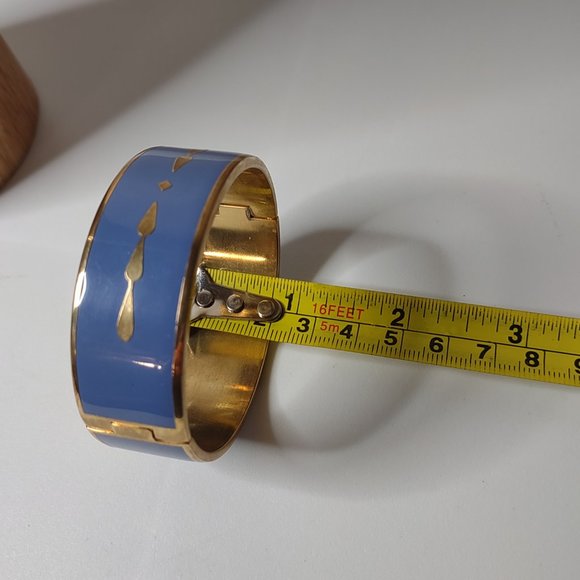 6.5 Inch Distressed Blue And Gold Tone Hinged Bangle - Picture 10 of 11